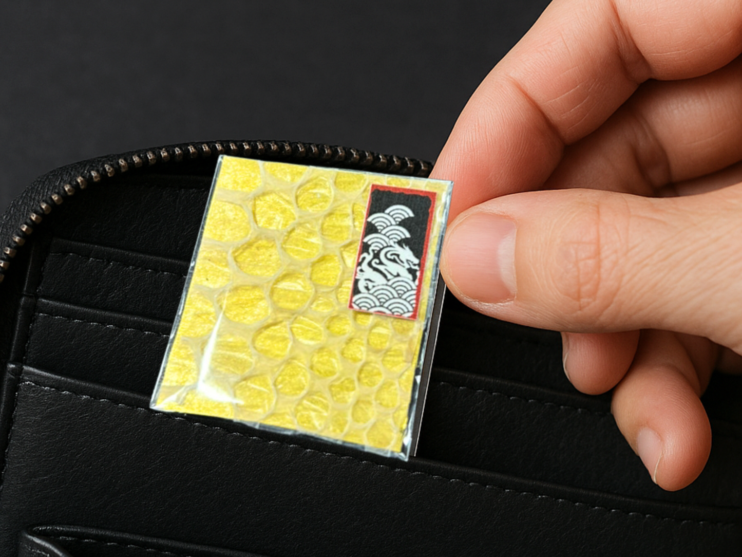 【祈祷済み】白蛇のお守り(白蛇の皮)